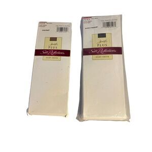 #8006 Vintage 8 Pairs of Hanes Knee Highs Plus Silk Reflections
